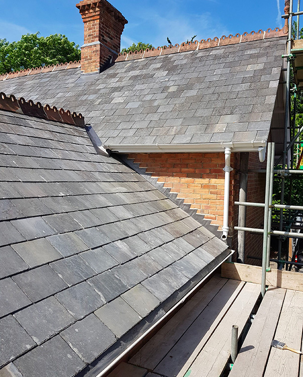 Présentation -  Les Compagnons FR entreprise de couverture - Clichy-sous-Bois dans le 93, 78 et en Ile de France